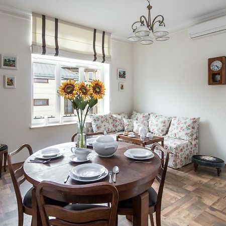 Cheerful Air Conditioned Apartment With Mezzanine And Parking - Old Town Cracóvia Exterior foto
