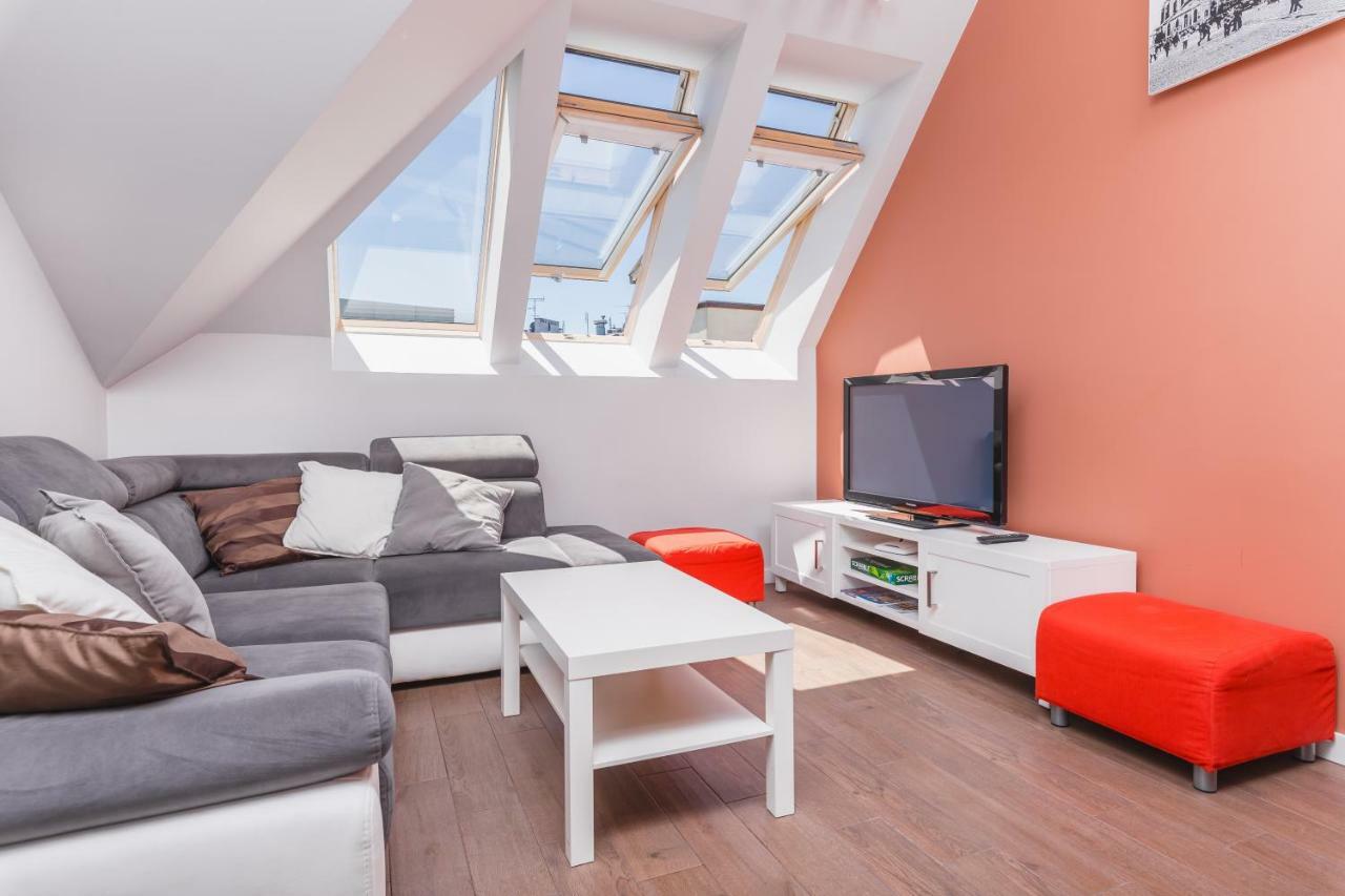 Cheerful Air Conditioned Apartment With Mezzanine And Parking - Old Town Cracóvia Exterior foto