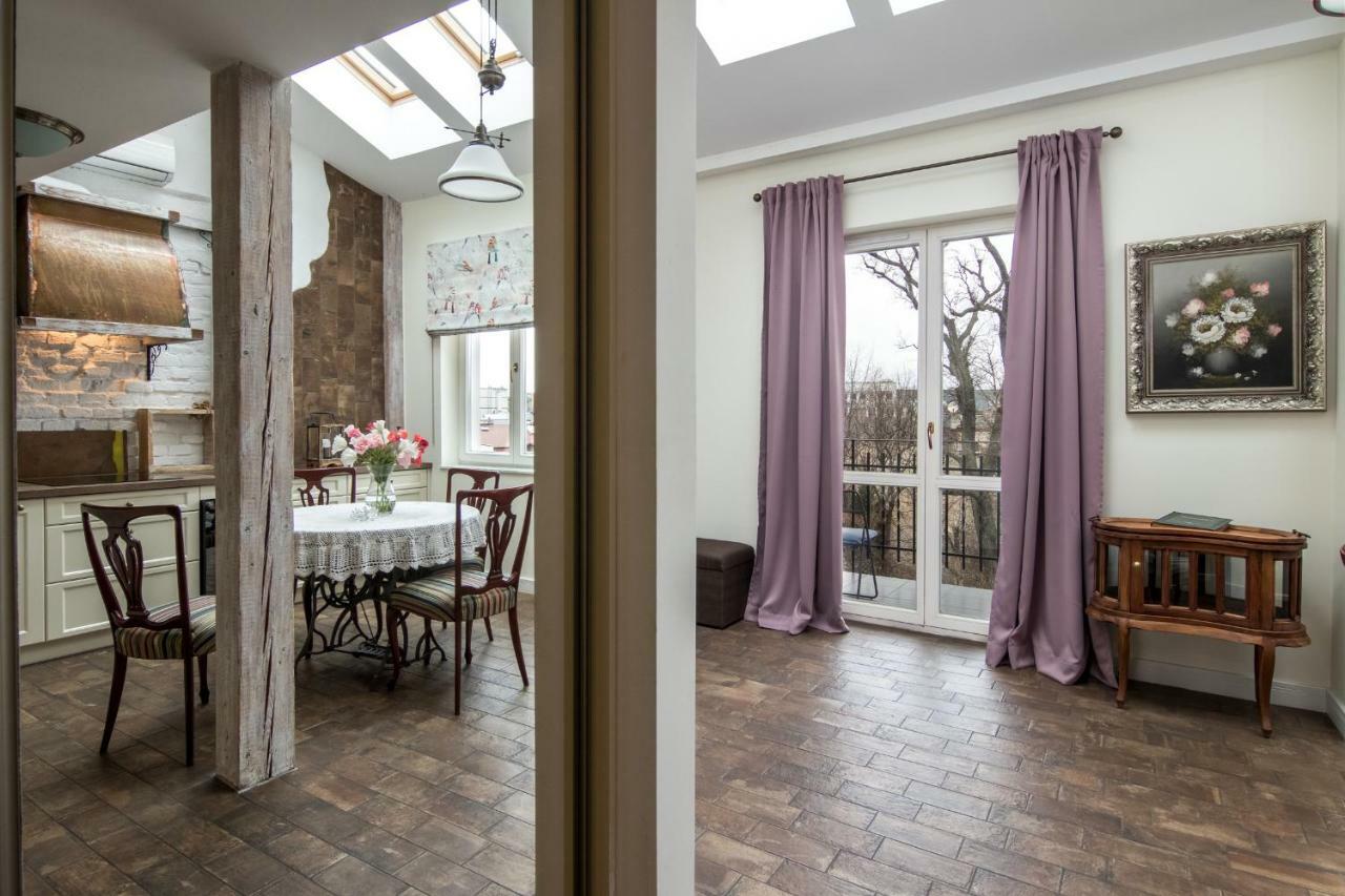 Cheerful Air Conditioned Apartment With Mezzanine And Parking - Old Town Cracóvia Exterior foto