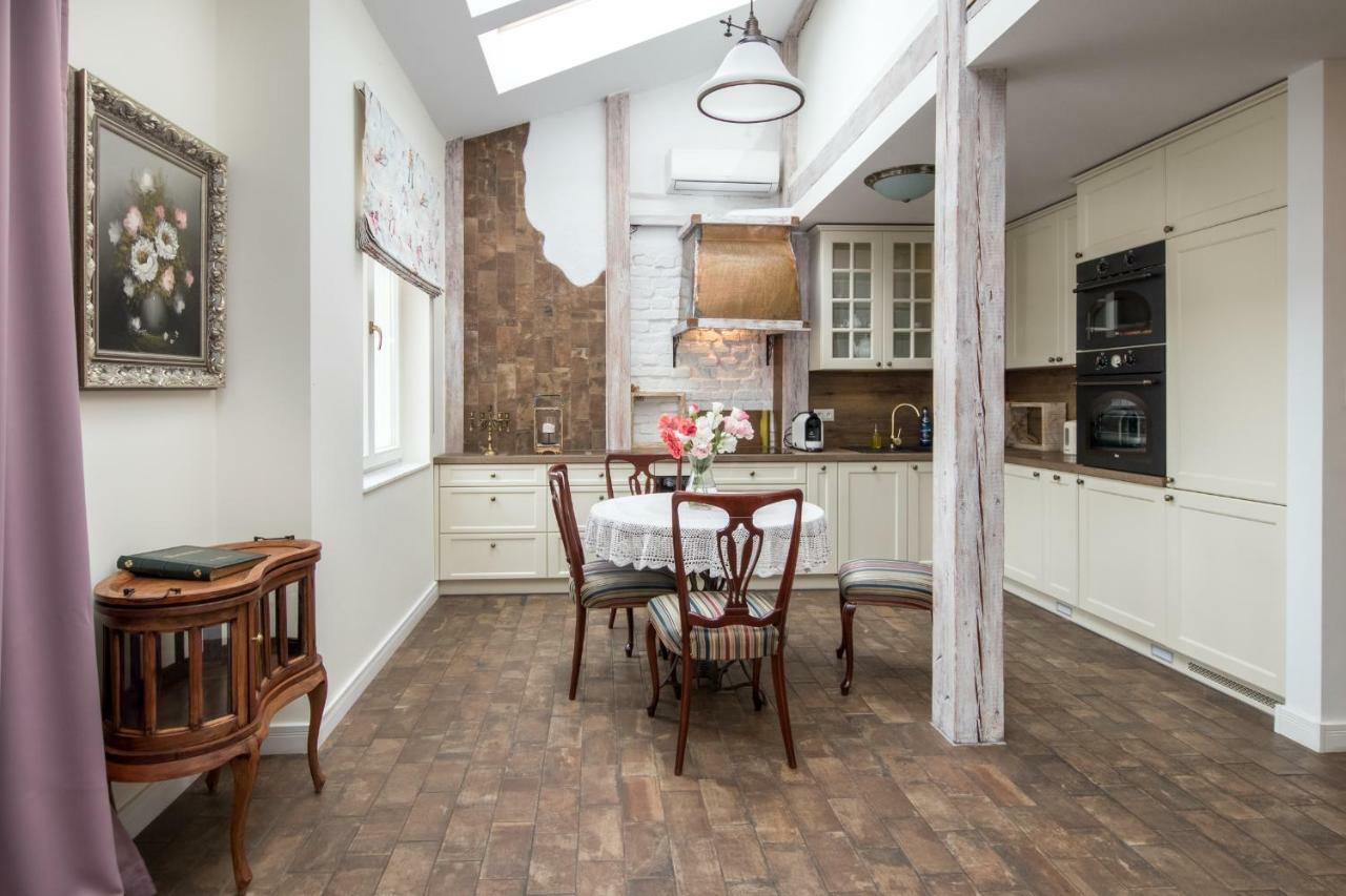 Cheerful Air Conditioned Apartment With Mezzanine And Parking - Old Town Cracóvia Exterior foto