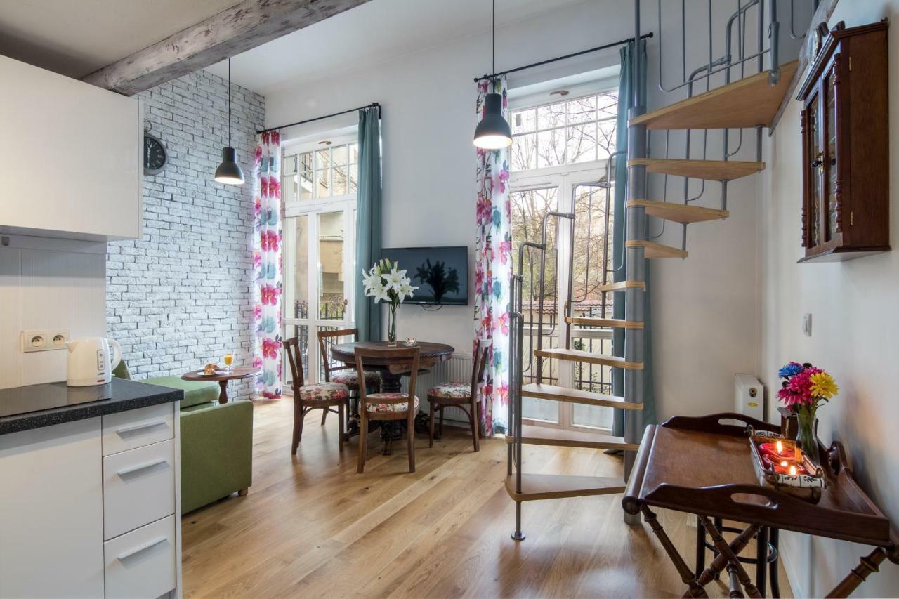 Cheerful Air Conditioned Apartment With Mezzanine And Parking - Old Town Cracóvia Exterior foto