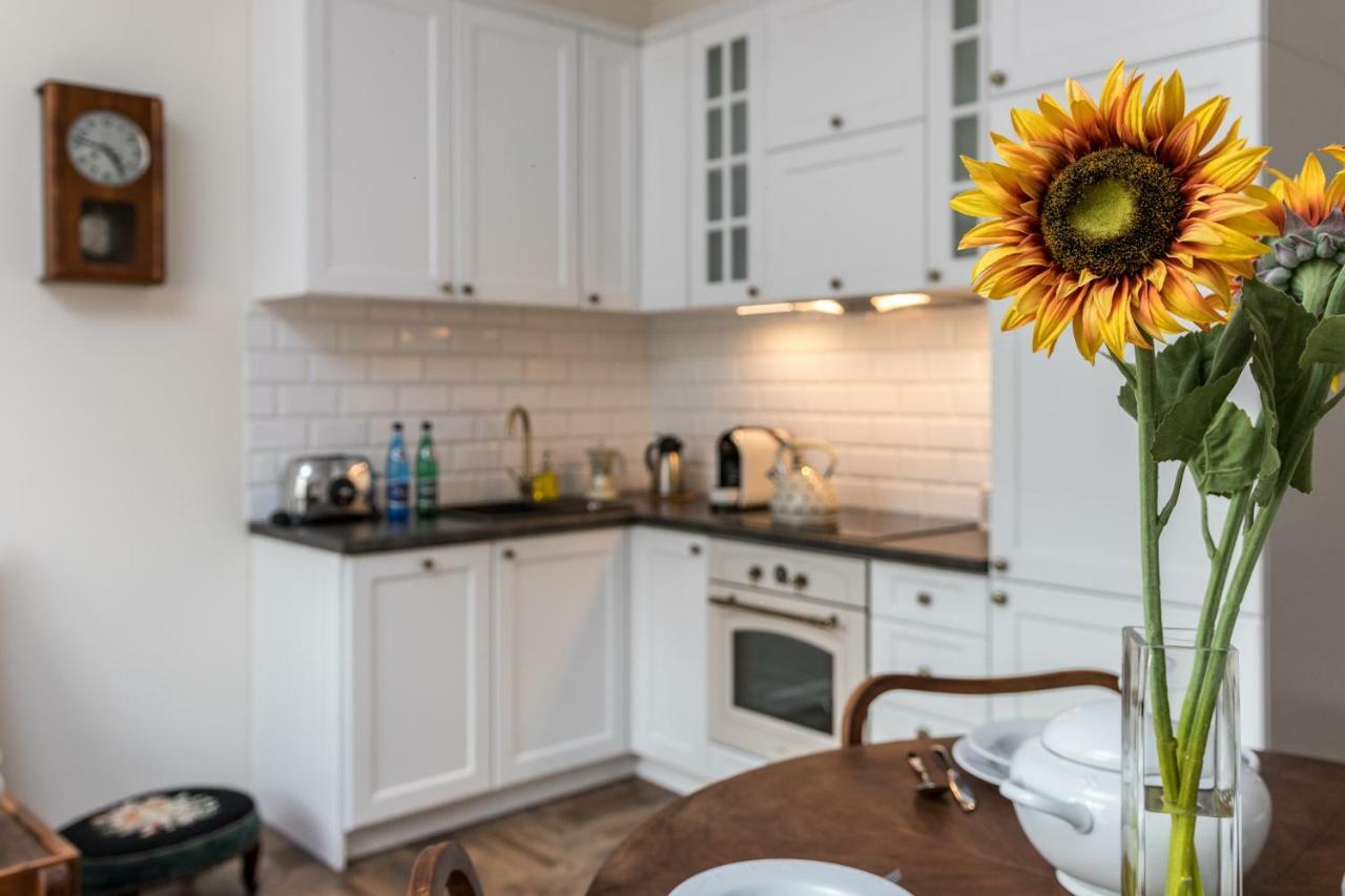 Cheerful Air Conditioned Apartment With Mezzanine And Parking - Old Town Cracóvia Exterior foto