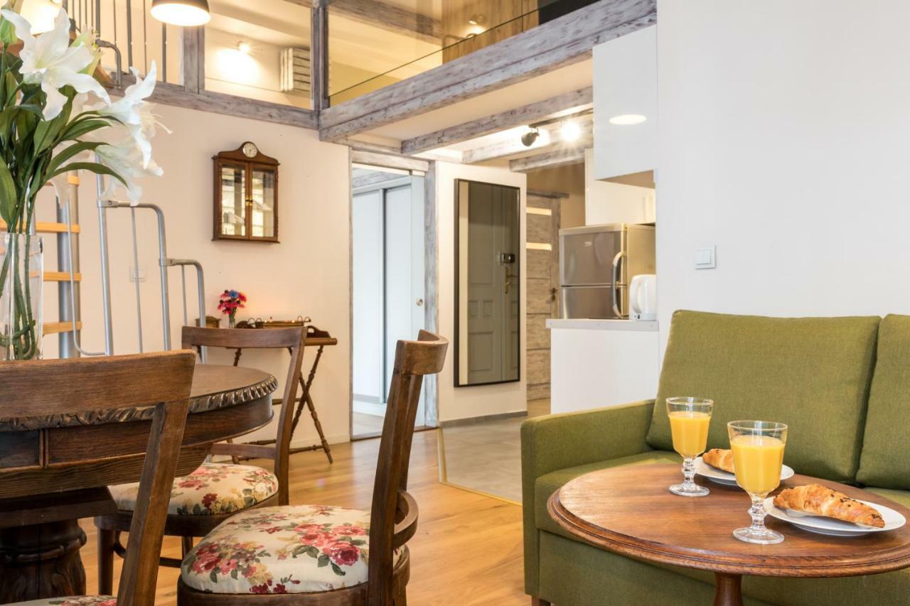 Cheerful Air Conditioned Apartment With Mezzanine And Parking - Old Town Cracóvia Exterior foto