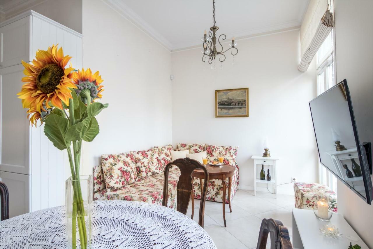 Cheerful Air Conditioned Apartment With Mezzanine And Parking - Old Town Cracóvia Exterior foto