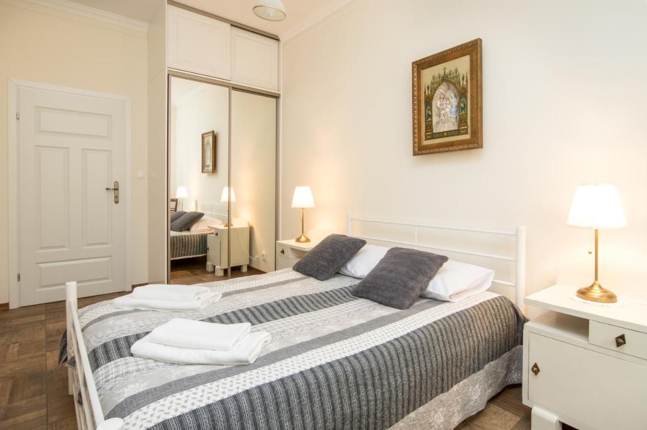 Cheerful Air Conditioned Apartment With Mezzanine And Parking - Old Town Cracóvia Exterior foto